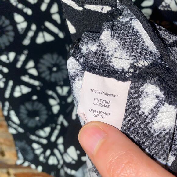 Madewell Black and White Patterned Blouse - Picture 6 of 8